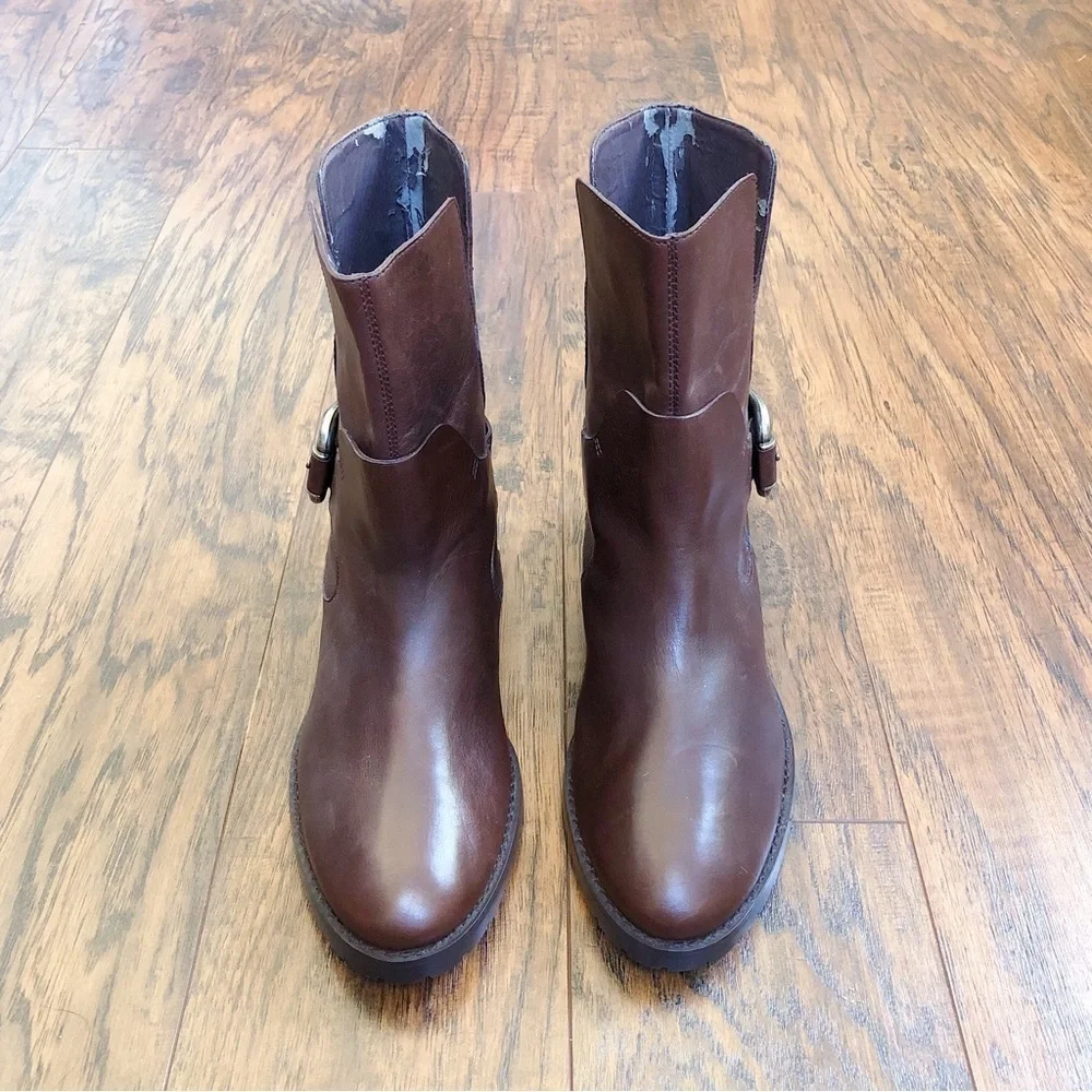 Donald J Pliner • Donata 2 ankle boots brown leather buckle strap moto